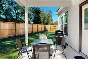 Patio Dining & Yard: Porter Escape, 3 Mi to Golf - Interior