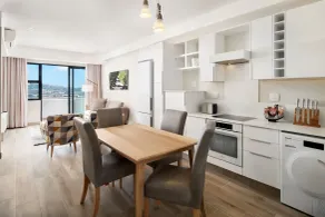REGENCY APARTMENT HOTEL-ST@Y - Utsikt från rummet