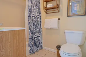 The Crossings Ocean City - Bathroom