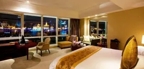 Oriental Riverside Bund View Hotel (Shanghai International Convention Center) - Widok z pokoju