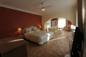 Aux charmes de grasse - Chambre