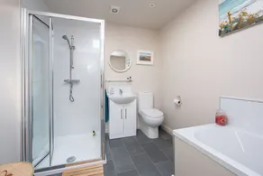 The Anchor Apartments - Bathroom