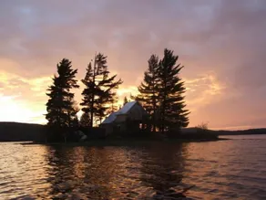 Retreat Private Island - Couples Only - Sur le lac Kawawaymog près du parc Algonquin - Chambre