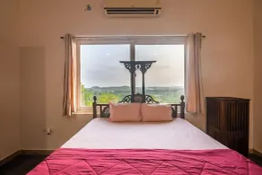 Bliss Farm Stay- Hilltop - Room