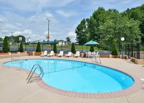 Quality Inn Asheboro South - Piscine