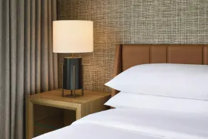 Sheraton Suites Chicago O'Hare - Chambre
