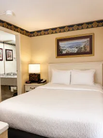Ramada by Wyndham Trenton - Zimmer