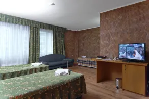 Hotel Akord - Free Parking & Metro Access - Room