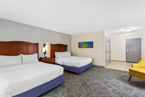 Hampton Inn DeKalb, IL - Room