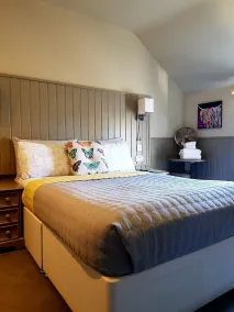 Bull Hotel - Habitación