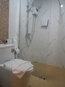 Bann Tawan Hostel Chiang Rai - Bad
