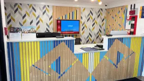 Days Inn by Wyndham Gonzales - Resepsjon