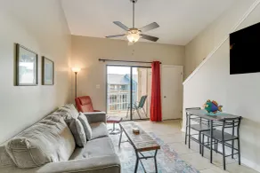 Orange Beach Retreat w/ 4 Pools - Walk to Beach! - Interiör