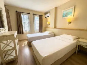 T & G Apartments - Room