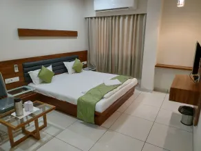 HOTEL SATKAR CHHATRAL - Chambre