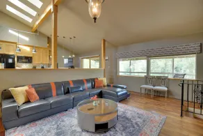 Pet-friendly Auburn Home on 3 Acres - Innenbereich