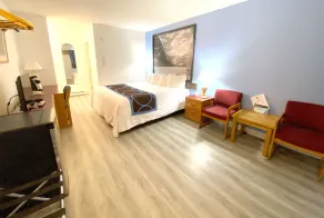 Super 8 by Wyndham Sicamous - Quarto