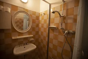 Hotel Mirage - Breakfast on the Beach - Bathroom