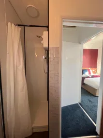 Diamond Apartments Skegness - Bathroom
