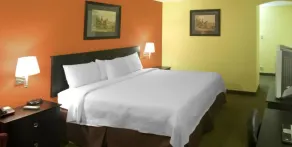 Americas Best Value Inn Waco - Franklin Avenue - Zimmer