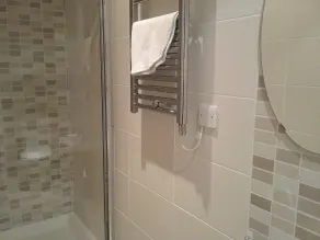 The Prince Consort - Baño