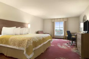 Days Inn & Suites by Wyndham Belmont - Chambre