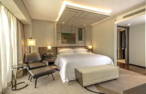 Sheraton Grand Bengaluru Whitefield Hotel & Convention Center - Room