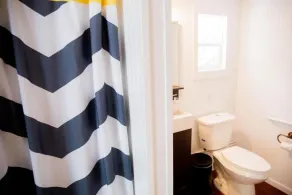 The Cottage Treehouses - Bathroom