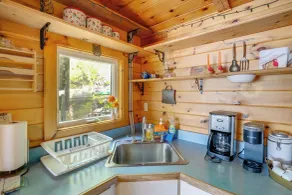 Lakeside Berkshires Cabin w/ Private Dock & Views - Interiør