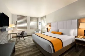 Hotel Marguerite South Anaheim - Garden Grove, Trademark Collection by Wyndham - Chambre