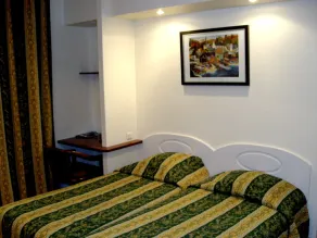 Hôtel Logis Berlioz Saint-Louis (Alsace) - Chambre