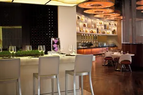 Renaissance Arlington Capital View Hotel - Restaurant