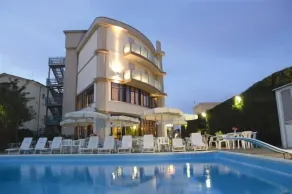 Hotel Capitol - Pool