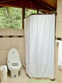 Mindo Garden Lodge and Wildlife Reserve - Bathroom