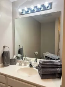 Fantastic Get Away Condo In Strongsville! - Badezimmer