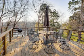 1/2 Mi to State Park! Riverfront Ozarks Retreat - Interiör