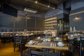 ARTOTEL Hayam Wuruk Surabaya - Restaurant