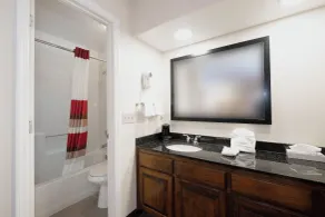 Red Roof Inn & Suites Calhoun - Bagno