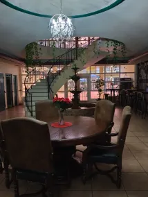 University Inn - Lobby