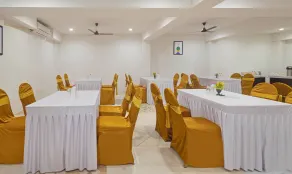Treebo Executive Suites - Restaurant