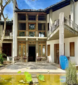 Isana Beach House - Restaurant