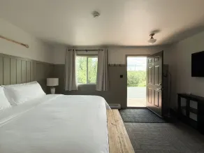 The Trail Inn - Kenora, ON - On Longbow Lake - Værelse