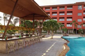 Saya Grand Resort By Treat Thane - Piscine