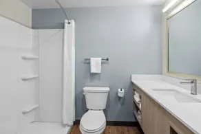 WoodSpring Suites Petersburg near Fort Lee - Badezimmer