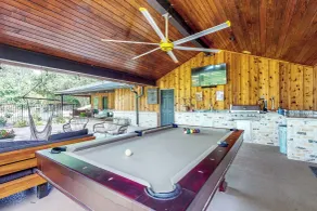 Pool, Hot Tub & Pool Table! Grand Home in Tomball - Interiör