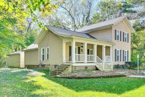 6 Mi to Notre Dame: Family Retreat w/ Deck & Yard - Interior