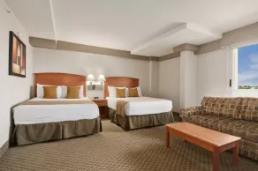 Ramada by Wyndham Edmonton South - Chambre