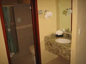 Hotel Delfines Acapulco by NG Hoteles - Bathroom