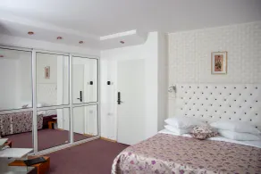 Amethyst House - Camera