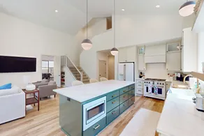 5BR Home w/ Nearby Lake, A/C & Private Backyard - Innenbereich